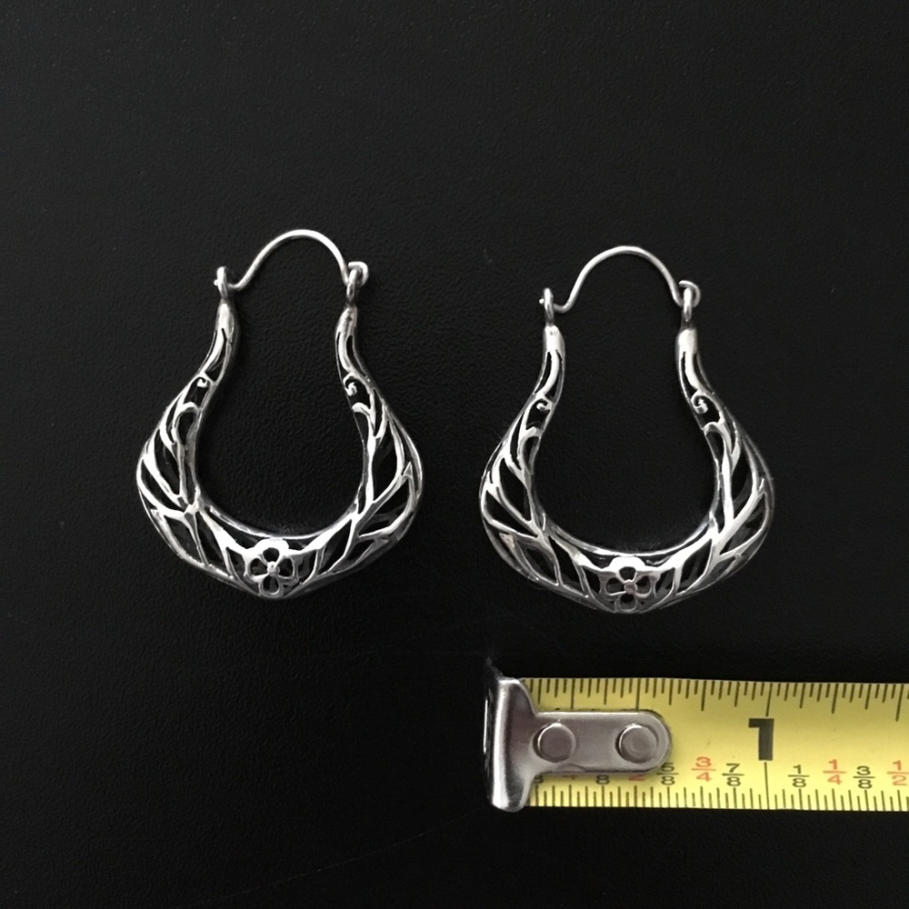 Silver filigree earrings - Picture 4 of 4